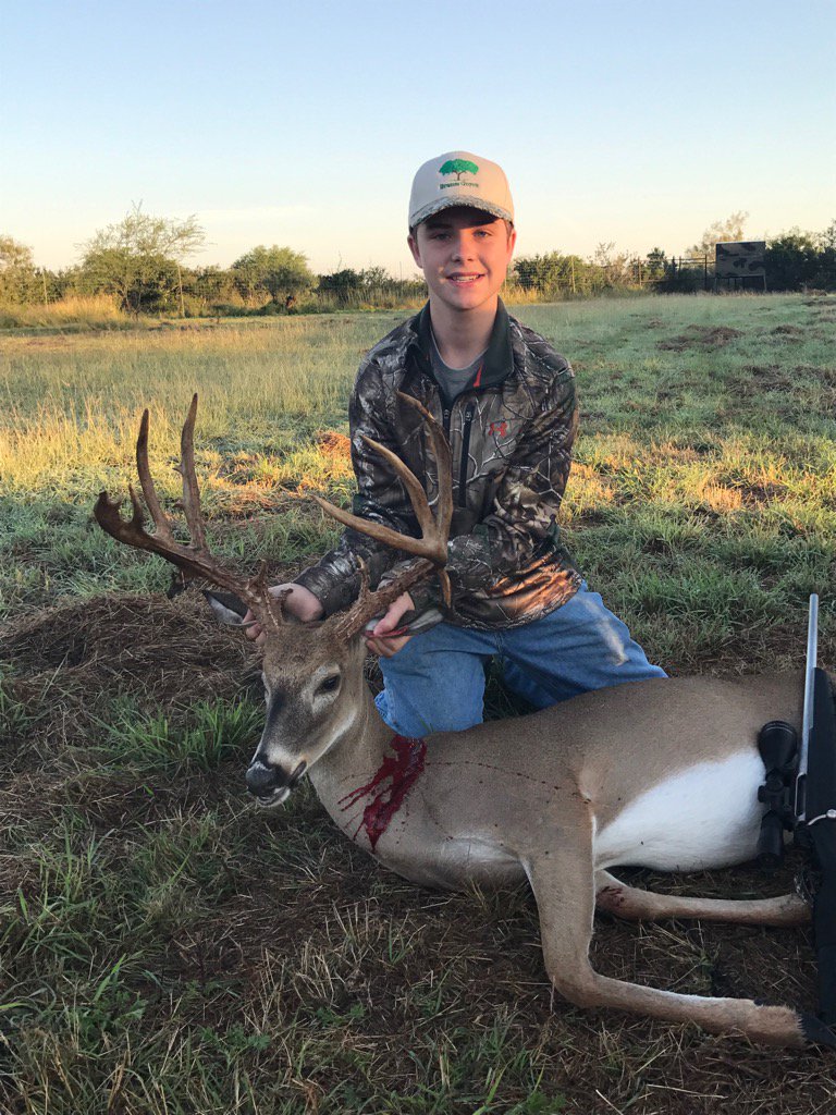 double_C_ranch's tweet photo. Nice trophy buck taken today by @iamjc33 @double_C_ranch . #20pt. https://t.co/cYQAHcmUMc