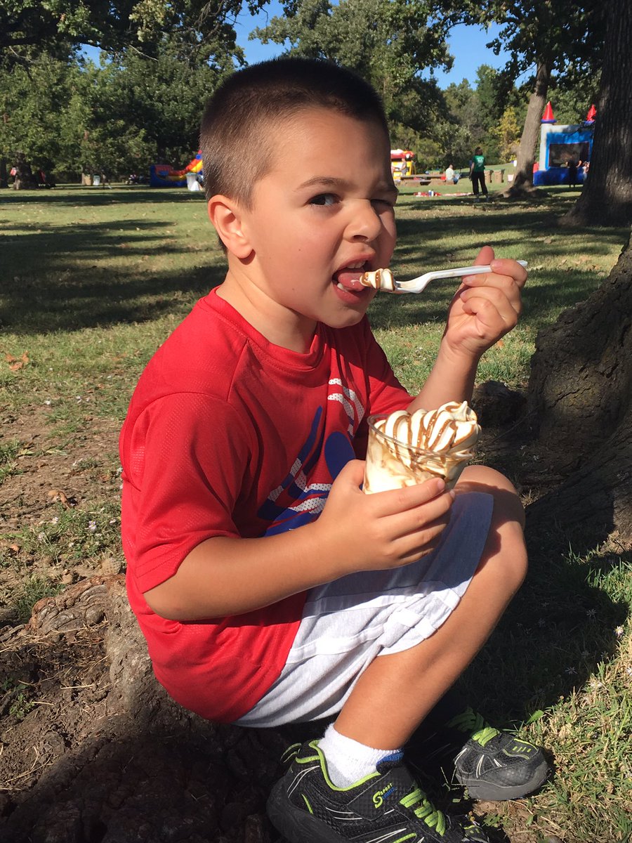 mrsmeryhew's tweet photo. He's sure enjoying #MeetUpAtMowhak https://t.co/NRYIgfeXJu