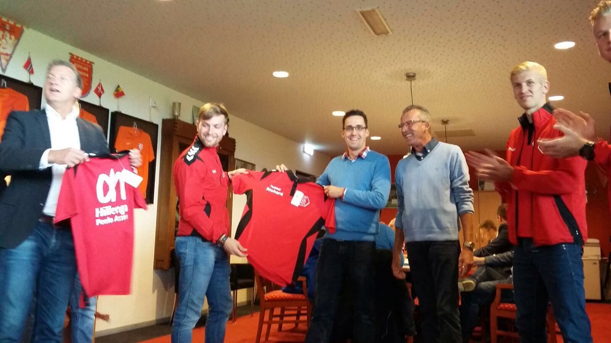 Albert Heijn Hillenga steekt eerste team <a href="/Achilles1894/">Achilles 1894</a> in het nieuw #Assen
Lees; assercourant.nl/sport/464579/a…