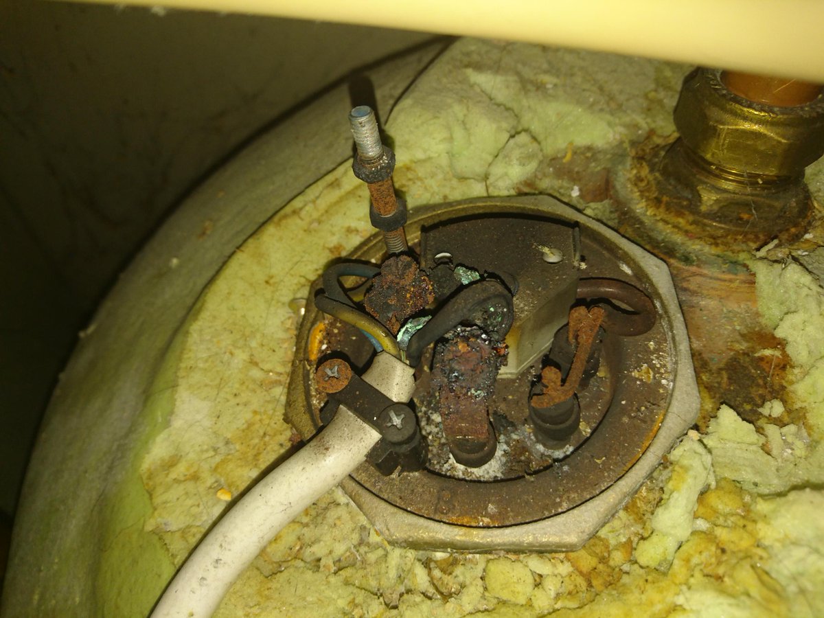 DubFireBrigade's tweet photo. End of fire safety week, this message was 1 of our most popular - house owner prevented immersion fire by acting on burning smell #16FSW https://t.co/qmExgoR5Ye