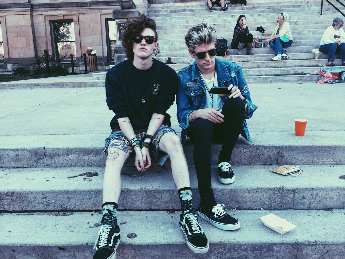 LeviJones's tweet image. get off of your phone drew