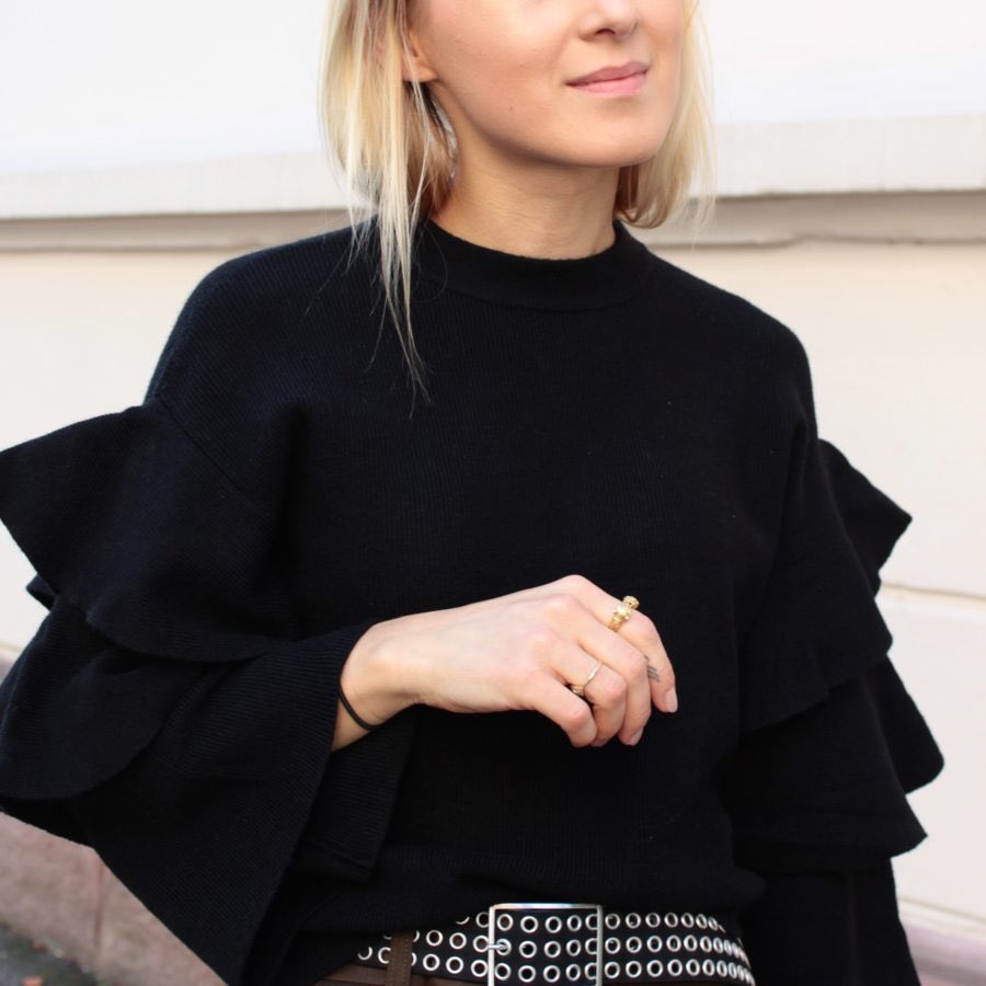 Annaov's tweet photo. https://t.co/4Fha1Cqfo9 #lotd #ootd #fashion #style #blogger #look #black #knitwear #fashionblogger #potd #new #trend https://t.co/GfNZU0IpFa