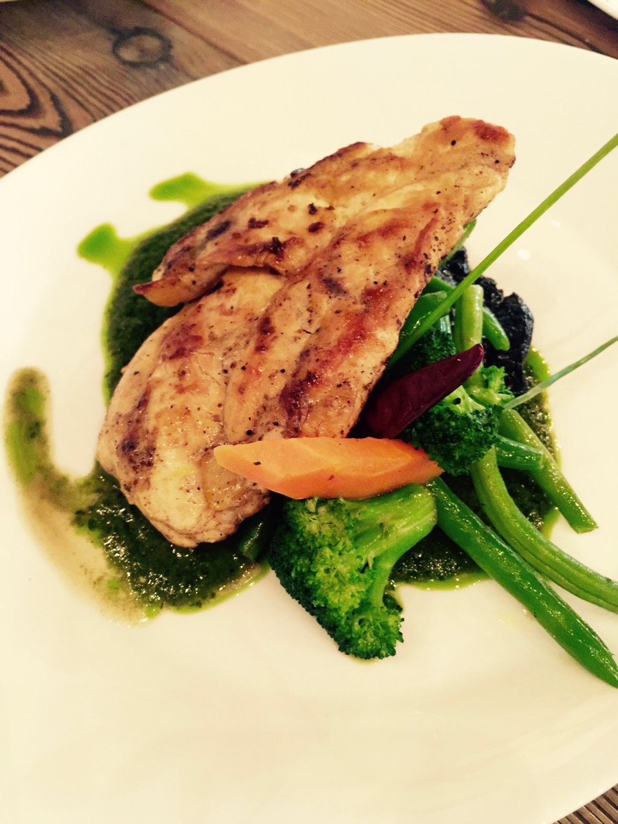 cibonomx1's tweet photo. Pollo al pesto con hongo portobello y verduras…nuestra opción saludable del mes
Pregunta por nuestros nuevos platillos! #cibono #Saludable https://t.co/EzNDcwH8fn