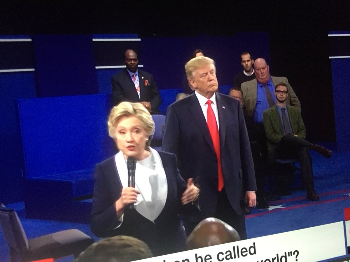 murray_langdon's tweet photo. This is my new favourite camera shot #lurkshot #cameraone #debate2016 https://t.co/66fmVVFAQW