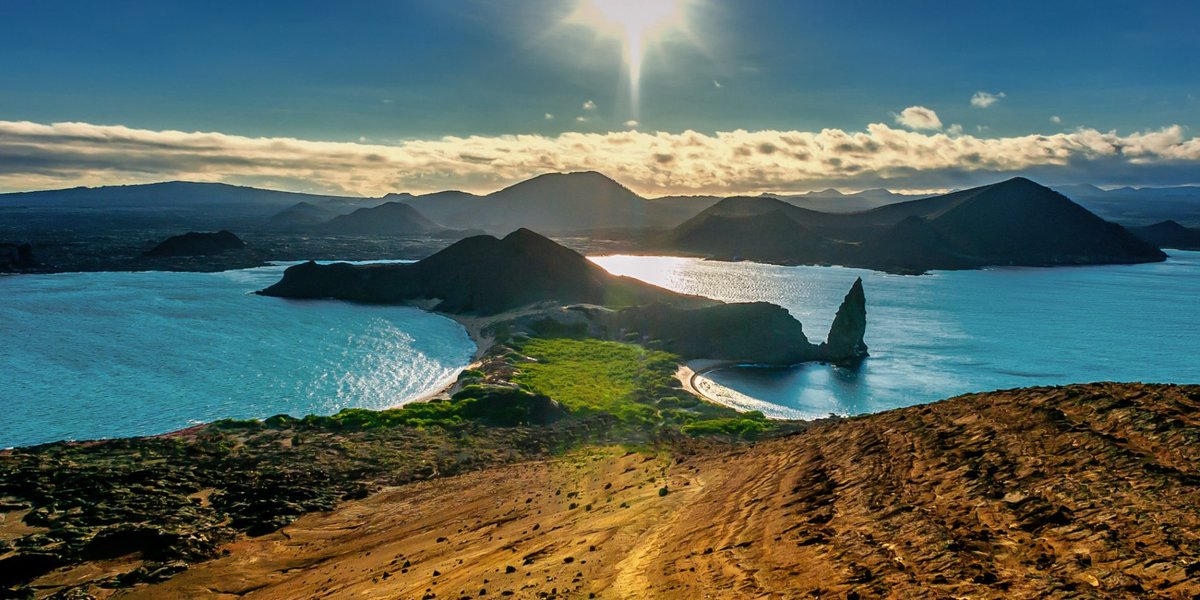 ExplorersGang's tweet photo. Stunning view of the Galapagos during a bright sunny day.  #travel #photo https://t.co/WaYSXgmpqU