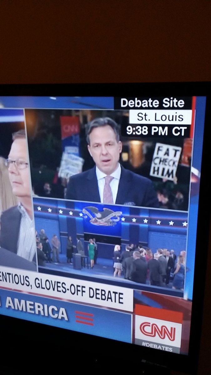ImranHaider's tweet photo. Did i just read "Fat Check Him" Lol #debate https://t.co/yBnrzOtO5U
