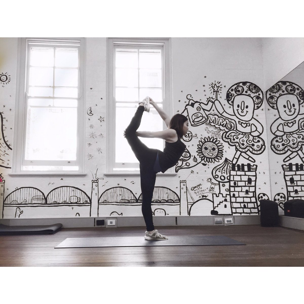 smileyoway's tweet photo. Starting my day with #yoga! Feeling #fresh!
#yoga #stretch #yogaeverywhere #yogi #yogis #yogahk #yogalovers #instayoga #hkig #sydig https://t.co/iIpF0qVAji