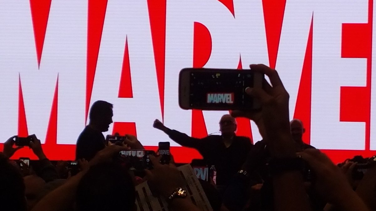 ComicBookLawyer's tweet photo. Stan Lee's final Comic-Con #NYCC2016 https://t.co/tMUbmXG96D