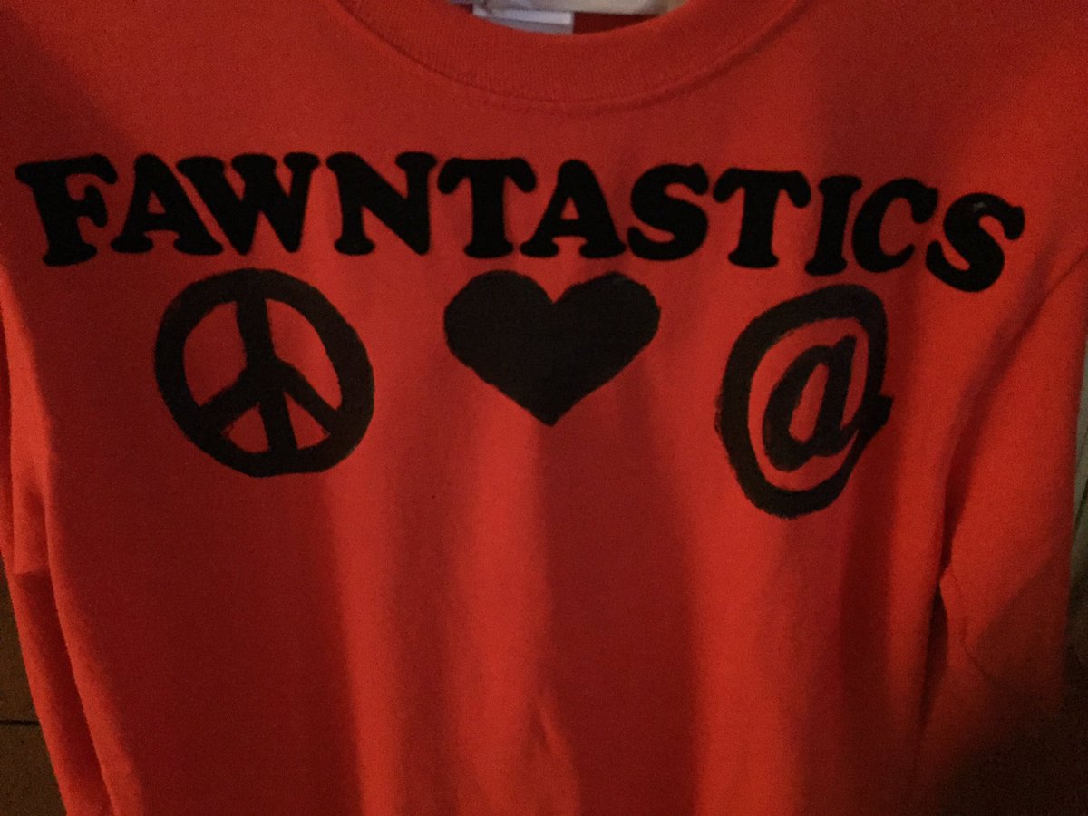 bbarclay3's tweet photo. DPJH Fawntastics are ready for #dptech2017 #peacelovetechnology https://t.co/OdFYMq1Tl1