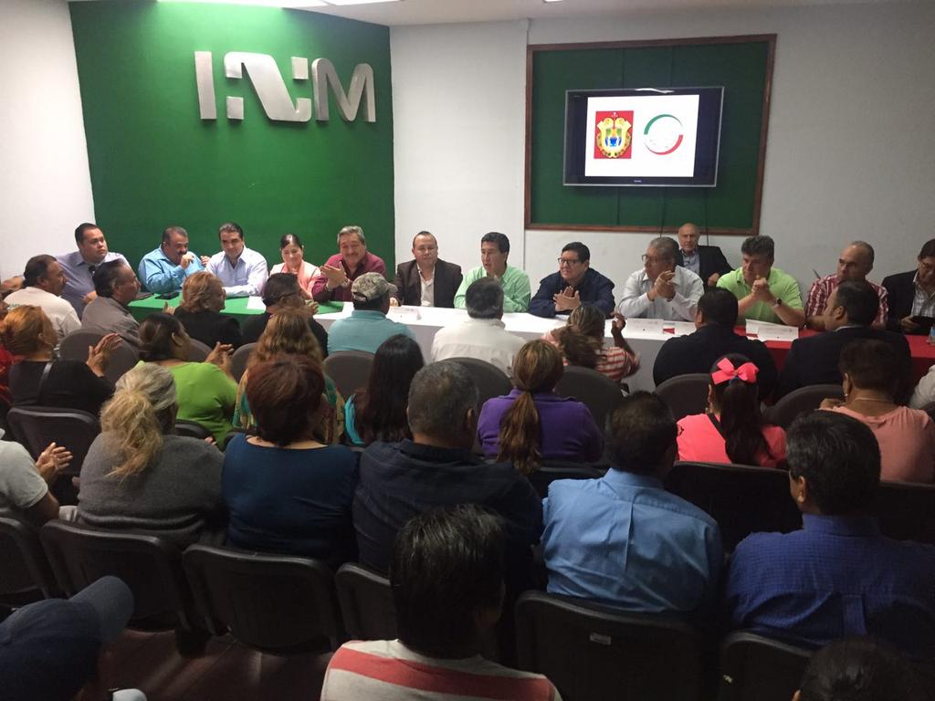HectorYunes's tweet photo. Les comparto estas imágenes de la reunión de trabajo con los juarochos, en donde asistieron delegados federales https://t.co/Ii7NIZYtPw