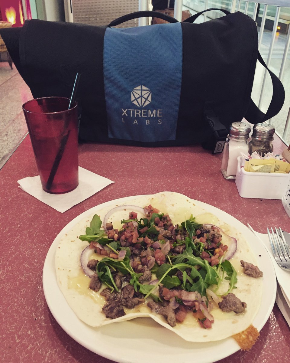 dwayneforde's tweet photo. I have dinner with this bag too often. 🙂 #fly #xtremelabs #deju #loveatfirststitch https://t.co/rZVmtZImj8