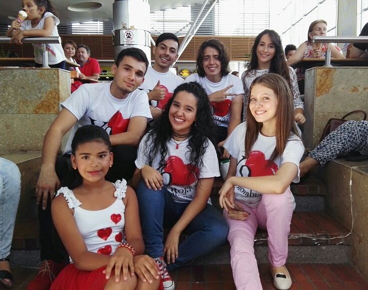 VocaTrebol's tweet photo. VocaTrebol 🎶 acompaña a la #CruzRoja colombiana ❤️ en la 2ª Feria Institucional en el @ccunicentrocucuta https://t.co/ObJFcA92Hn