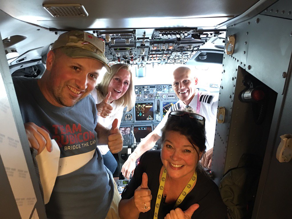 MichelleUfner's tweet photo. Thanks to Southwest for their support of TR! We π©ββ€οΈβπ© U! #TRLC2016 @SouthwestAir @TeamRubicon @TeamRubicon_3 https://t.co/JCMiF26NbK