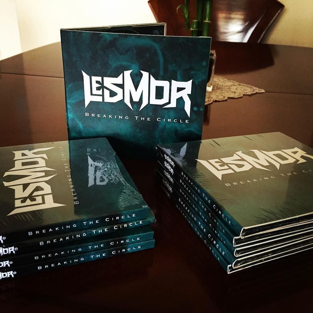 LesmorBand's tweet photo. Cool pic of Breaking the circle EP #lesmor #breakingthecircle #cds #music #duplidisc #port… https://t.co/bQWswVE2ET https://t.co/CXs8oetSWr