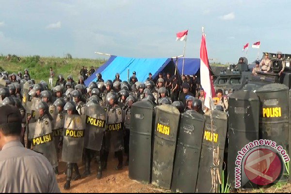 #SelamatPagiIndonesia
Tiga POLDA Amankan BNIL Lampung
Host <a href="/wahyuab5/">wahyu AB</a> 
MD <a href="/wina_biru/">Wina AB</a>