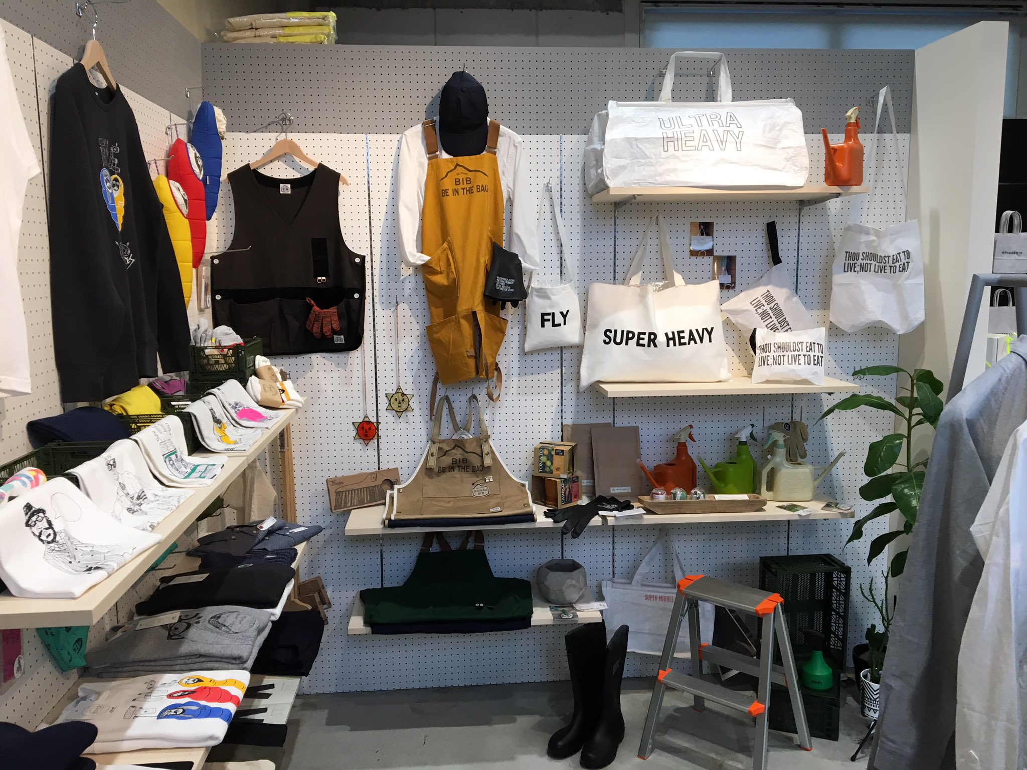Frnc サカエサウススクエアビル3階 セレクトショップ Presents 洋服以外に園芸雑貨も取り揃えております セレクト メンズ レディース ファッション アパレル ライフスタイル雑貨 服飾 プレゼント 名古屋 栄 矢場町 ガーデニング T