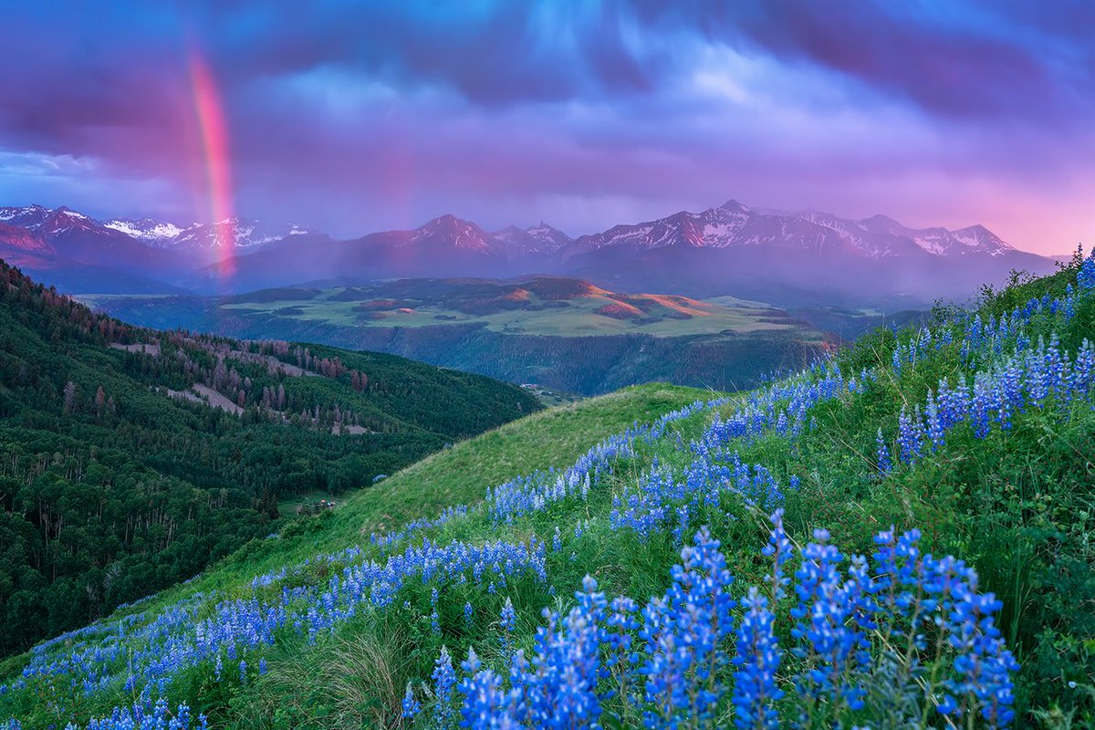 .<a href="/Broncos/">Denver Broncos</a> It sucks losing but at least we get to live in this great state of #Colorado
#GOBroncos
(Via <a href="/theWXwoman/">Danielle Grant</a>  (📸: Ryan Bonneau #COwx 🌈