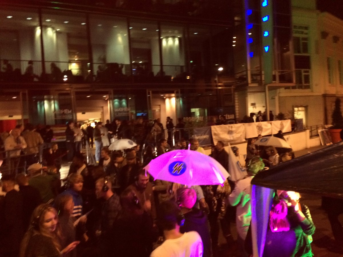 tinglisproject's tweet photo. It's stuff like this that makes my job worthwhile #HockleyHustle #silentdisco @HockleyHustle @sara76429163 your kit was put to good use! https://t.co/KOmTBtpT3O