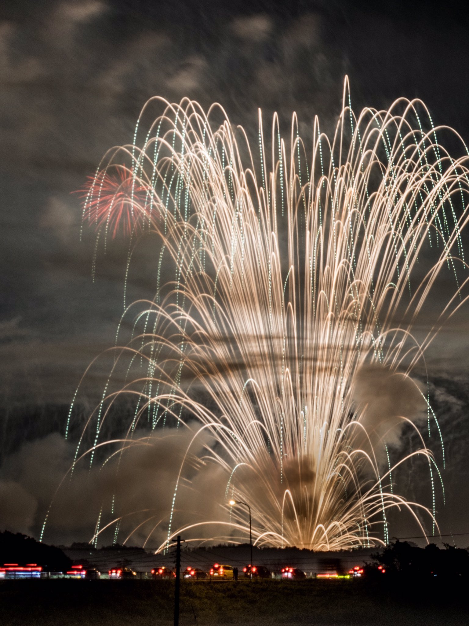 Keisuke Akazawa こうのす花火大会の打ち上げ失敗の写真撮れてた ﾟｍﾟ ﾌﾟｯ こうのす花火大会 4尺玉 打ち上げ失敗 爆発 T Co Yawcsu1vje Twitter