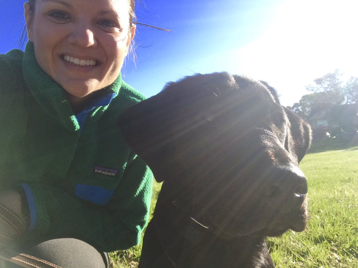 katieschrum's tweet photo. #latergram from this mornings #tcmarathon at Lake Nokomis with my furry buddy! #nokomislife #fall #medtronicmarathon #runfast #lutsengrams https://t.co/SOpg8JJe45