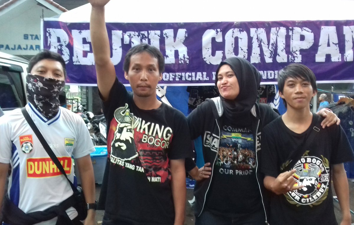 Makasih teh mia beutik udah mau mampir di acara silaturahmi &amp; nobar di gor pajajaran bogor
#miabeutik
#vikingbogor