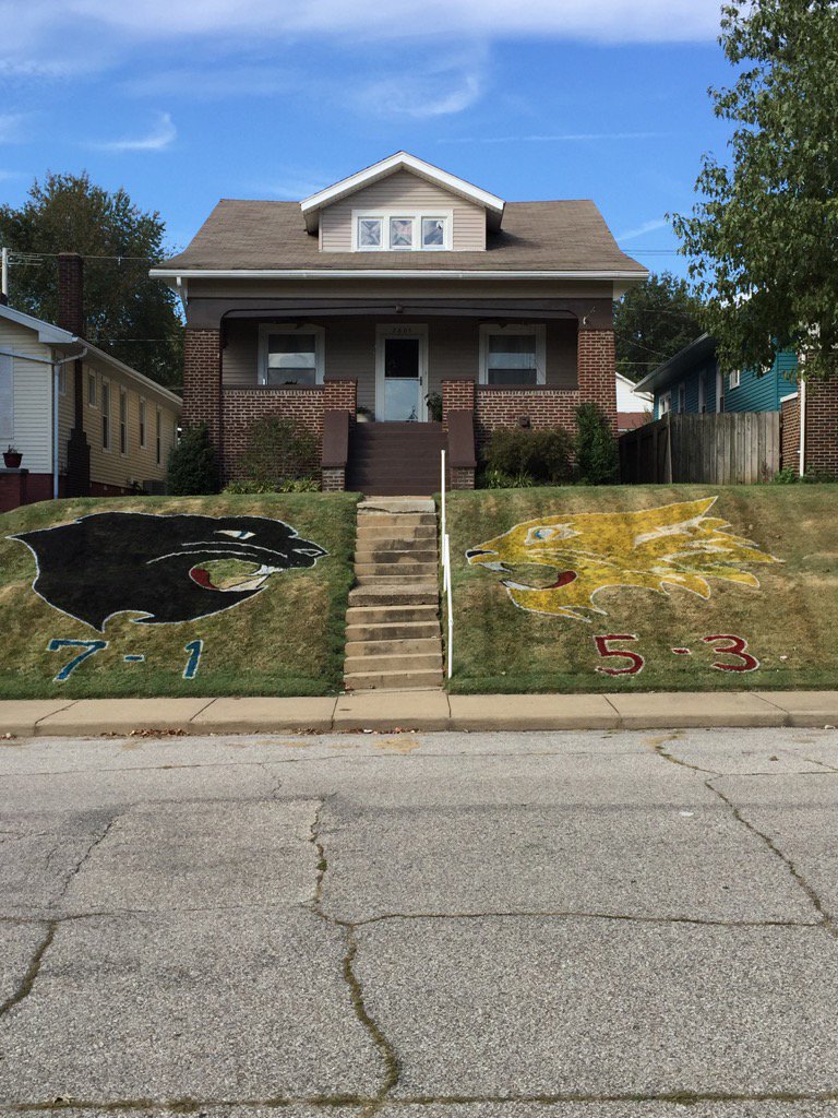 KevinBullock18's tweet photo. 2016 front yard https://t.co/cNLBBOuOEl