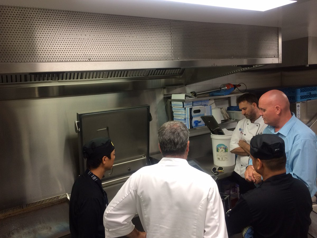 jobrien4's tweet photo. Going through the process @FRIMA_AUS @comcater with chefs at Dreamworld https://t.co/FCV4N1vX8E