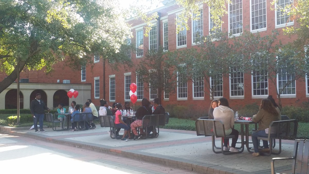 NavarroRecruit's tweet photo. Preview Day! #NavarroCollege #NCRecruiting https://t.co/b1ehyzaA4O
