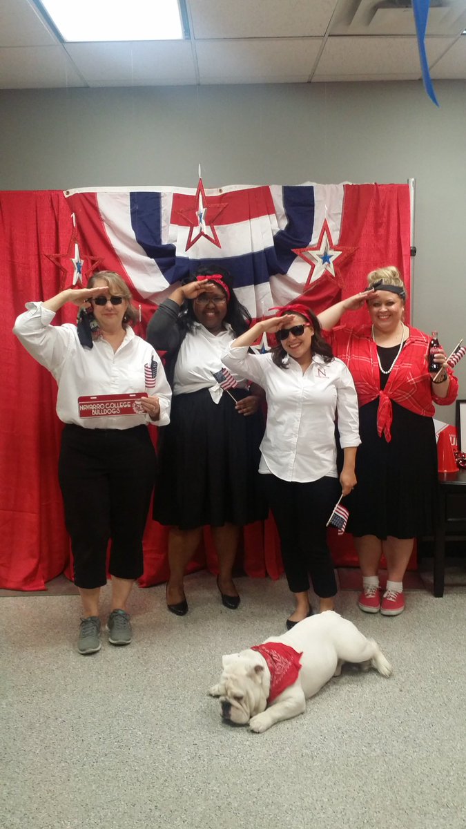 NavarroRecruit's tweet photo. Student Recruiting team in our 1946 outfit! #NavarroCollege #NCRecruiting #BeauregardVI https://t.co/qSYTimA9m0