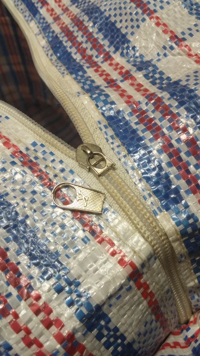 dan_mckeever's tweet photo. So I broke the little tag on a zipper when I tried to open the bag... https://t.co/6vChZOT9Wl