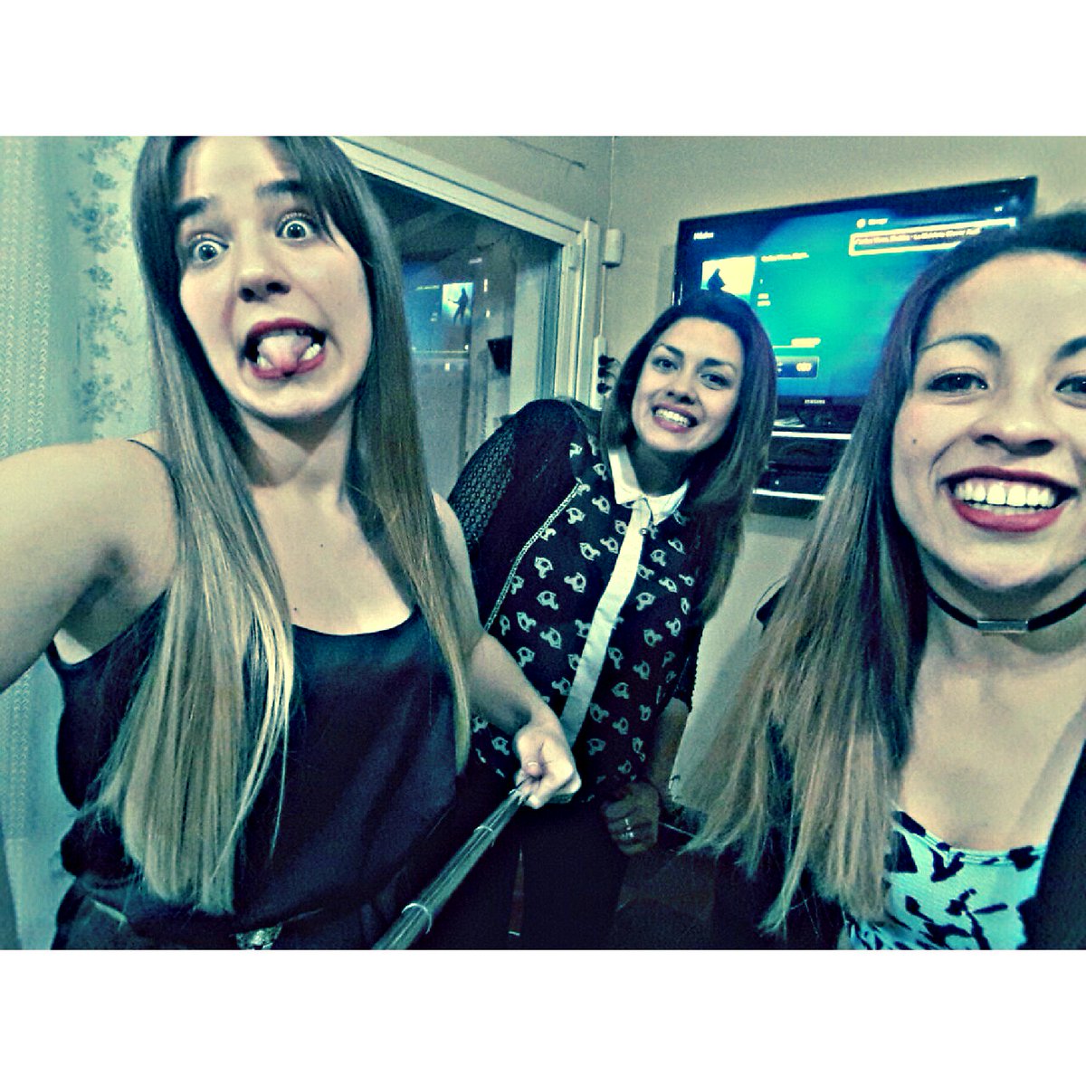 CheelaaaQuiroz's tweet photo. Que linda la vida así💘🎀💄💋 https://t.co/VqlIeswX8w