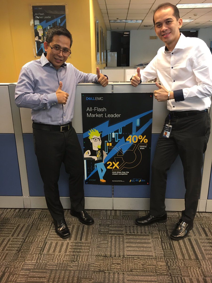 marco_untalan's tweet photo. Team is all pumped up for All Flash Week #YOAF #yearofallflash https://t.co/1h6qB9DAqK