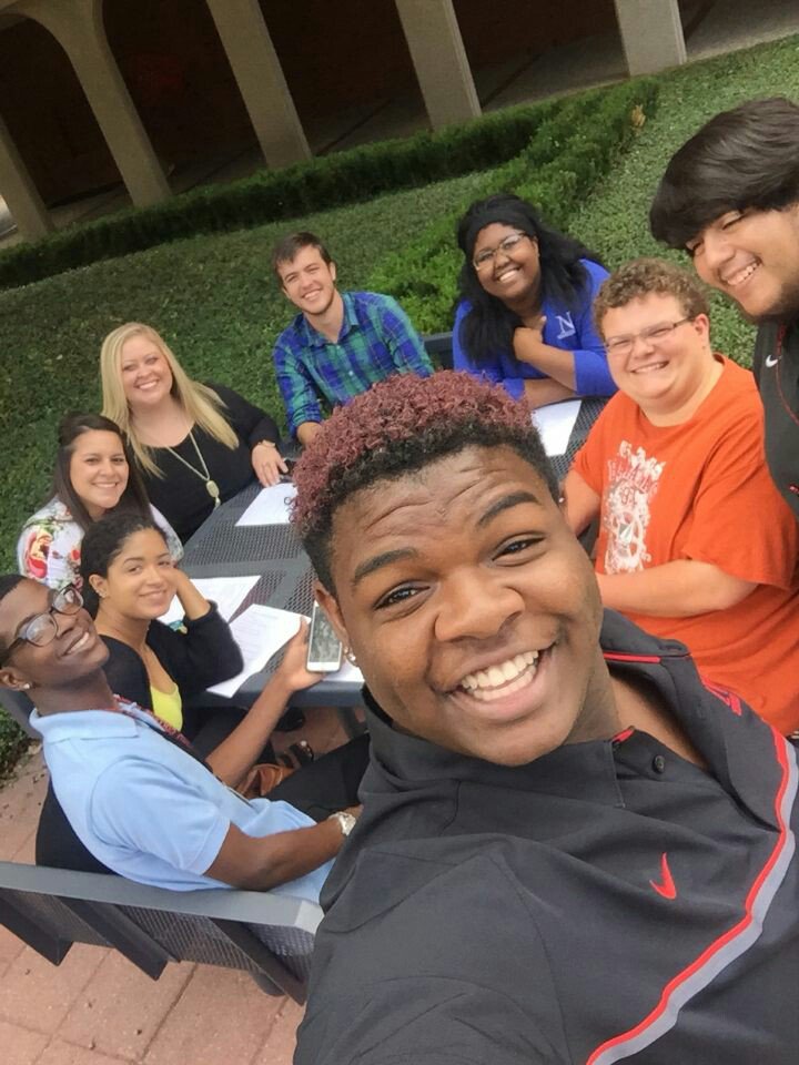 NavarroRecruit's tweet photo. First official meeting with our new Ambassadors! #NavarroCollege #NCRecruiting #NCAmbassadors https://t.co/LJEt2vdCqr