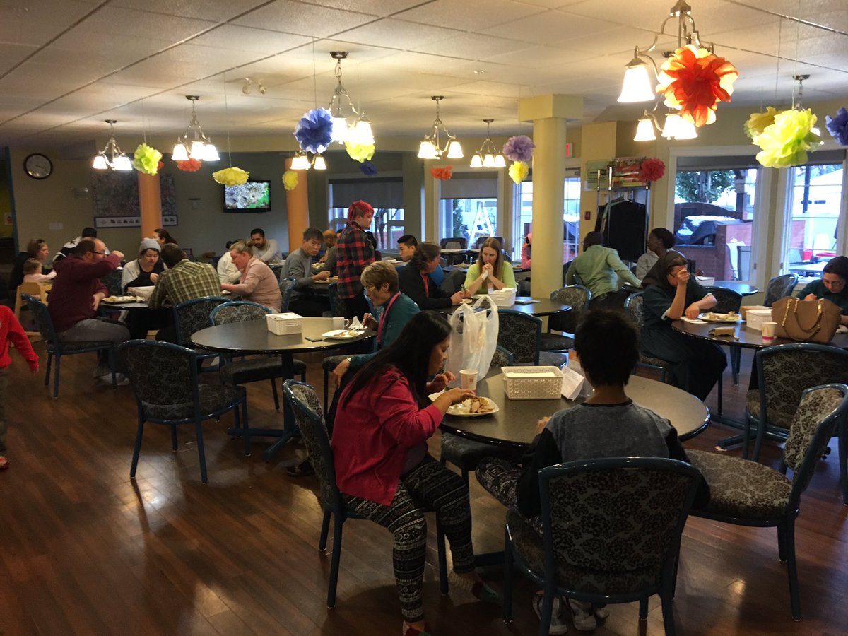 GilBaldwin3's tweet photo. Our @RMHCNA Families enjoying Thanksgiving Dinner https://t.co/mj09LQocIg