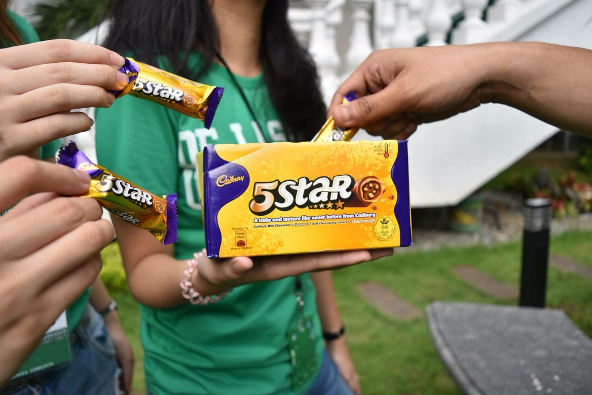 DLSU_LAMB's tweet photo. Let's start the week right! Pass the Cadbury 5Star around to make everyone's day sweeter!
#LPEP2K16 #AllGearedUp https://t.co/s4YYLJWkHv