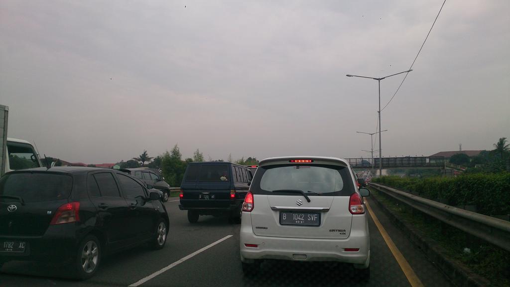 rnovyardi's tweet photo. @RadioElshinta padat dan cenderung macet di tol jorr dari bintaro ke pondok indah https://t.co/2dmEsbT6zi