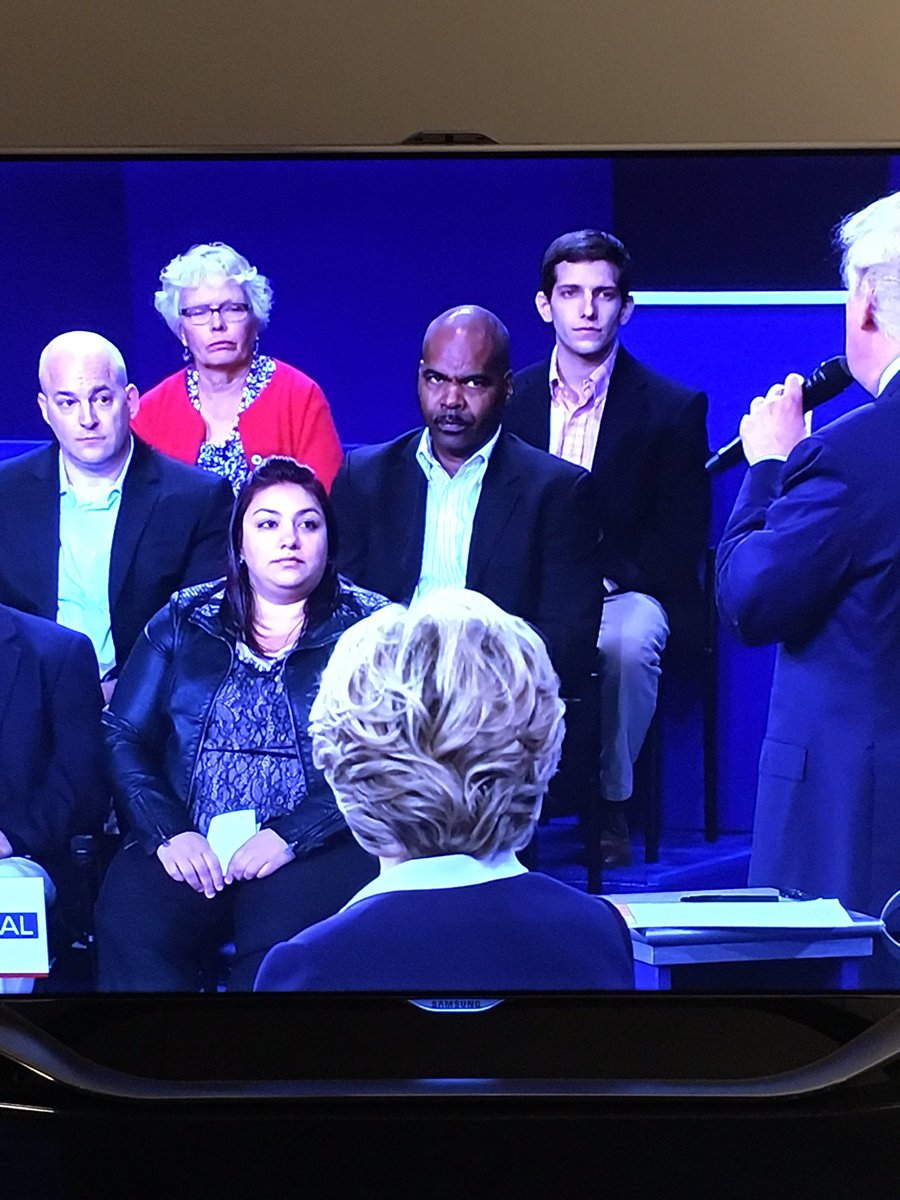 NYWiseass's tweet photo. RT @Pattric: This black dudes face is how everybody on my TL is watching the #Debate https://t.co/rpj5formVA