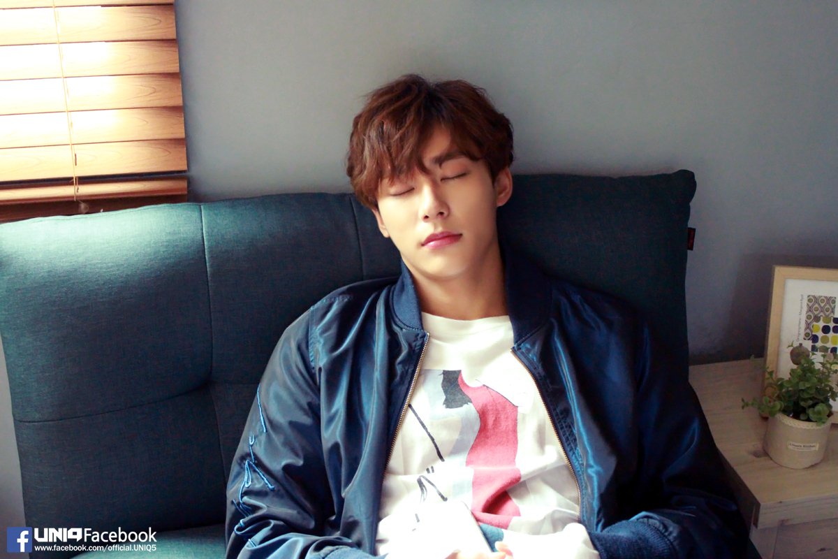 UNIQ_5's tweet photo. [#니꾸PD] #성주 #니하오차이나 비하인드 컷이 업로드 되었습니다 :3 
#유니크 #UNIQ 
https://t.co/nBZj7kAAAW https://t.co/dEp8z9ivV3