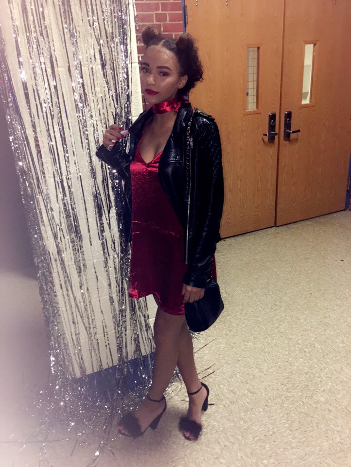 chichipea's tweet photo. Hoco #free2017 🔒 https://t.co/if8ka28eNh