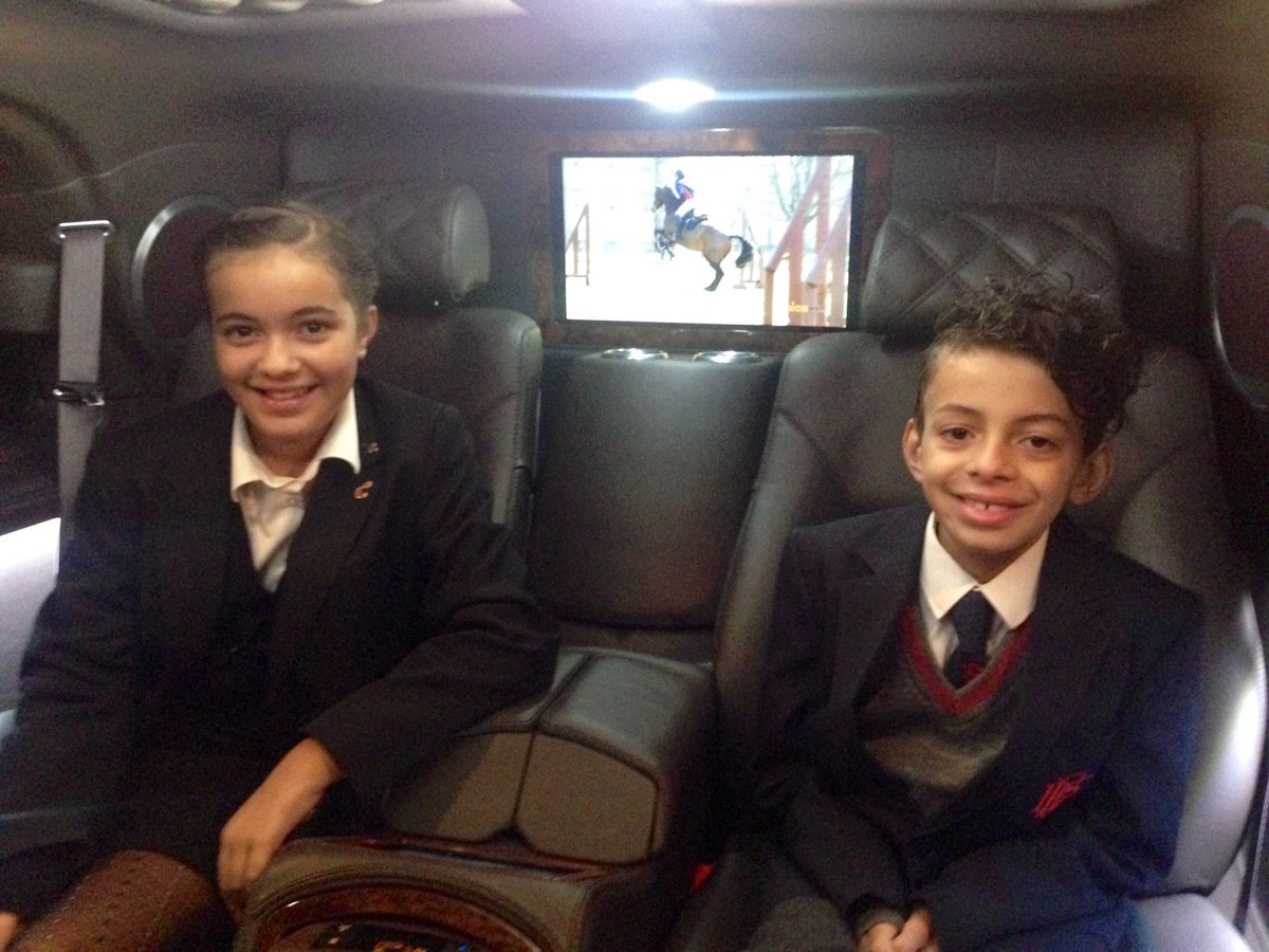 Amelia and Morgan had a blast on their Cool Ride to School!😎 Thank you <a href="/ViageoChauffeur/">ViageoChauffeuring</a>