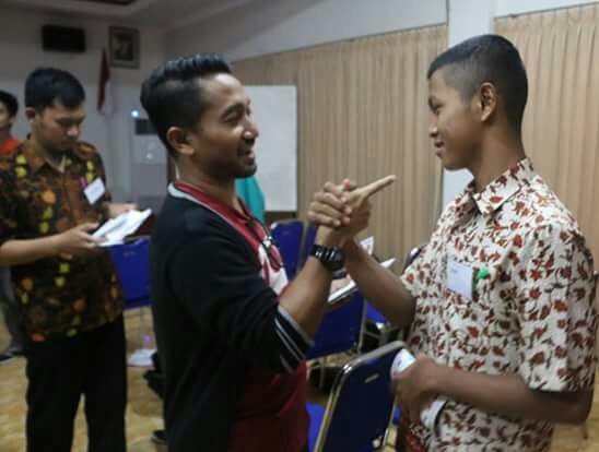 IA_Cilacap's tweet photo. Selain dapat ilmu baru kami di CC17 mendapat saudara baru juga
.
.
#CC17 #ConfidenceClass #inspiratoracademycilacap #onfire #pokokeonfire https://t.co/WtIDctV0g2
