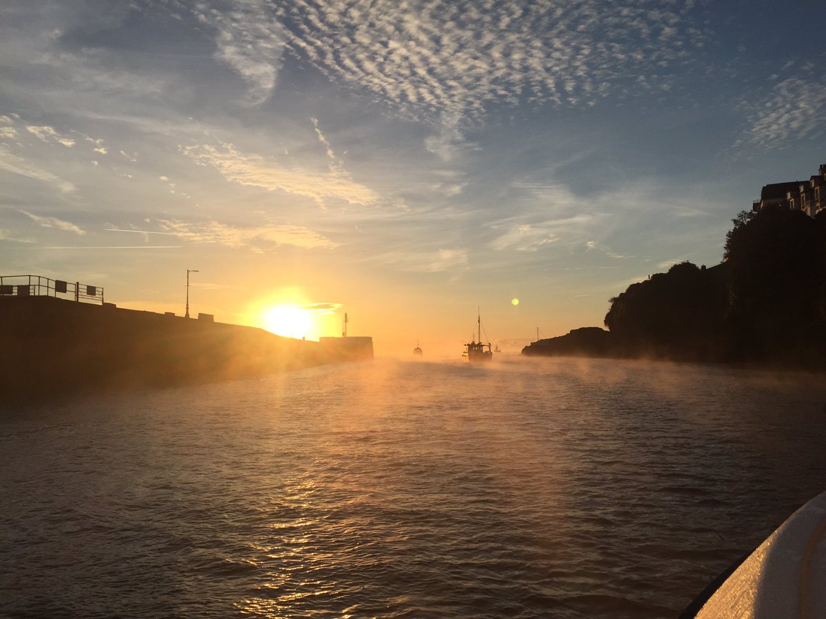 Headed out looking for Mackerel today. 
Weatherman says last fine day for a while 
#eatmorefish
#loveLooe
#loveCornwall
#sunrise