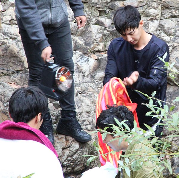 CuYAva2VIAAfzBi.jpg:large