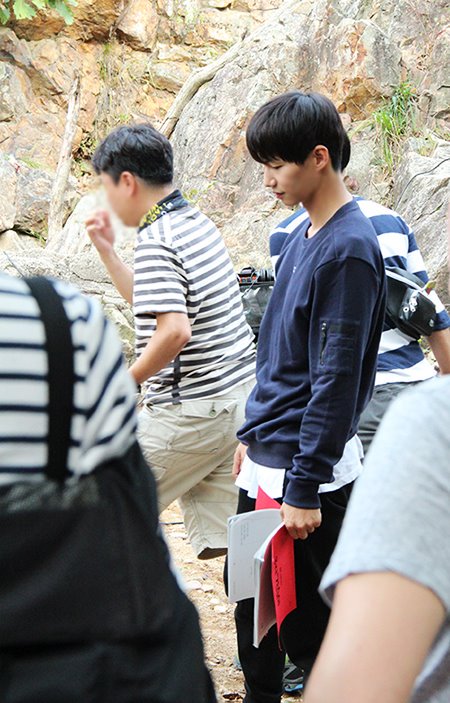 CuYBalmUEAAHAL-.jpg:large