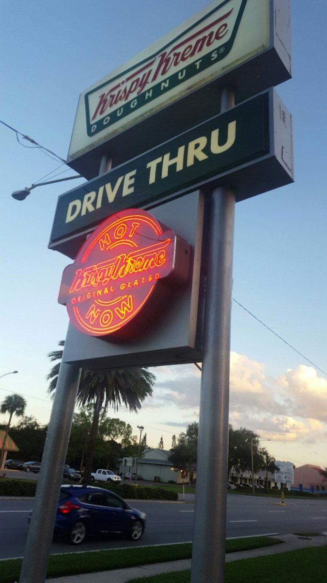 TyliaJanei97's tweet photo. Aha, a'suh dude? #krispykreme2012 https://t.co/XRges4r3Bk