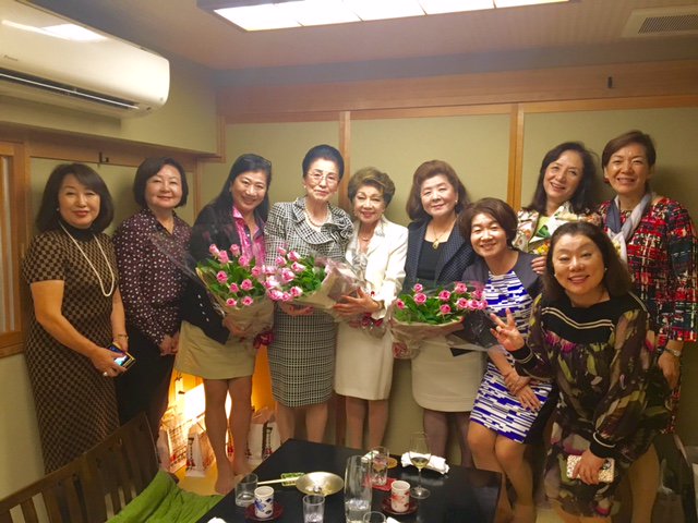 笹川祐子 ライフ リノベーター 女性社長は強運 その秘密は 昨夜は 女性経営者 東京産業人クラブ女性部会の幹事会 みなさん 業歴が長く 貫禄があり 財もあり お元気すぎる さて 女性社長は強運という その秘密は どこにあるか 大学教授が