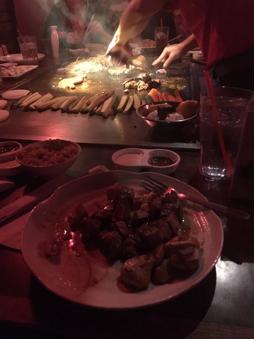 When in doubt, hibachi 😍😍 https://t.co/eqI9ENCgGr<a href="/tag/imatellen"class="tags"><span>#imatellen</span></a>