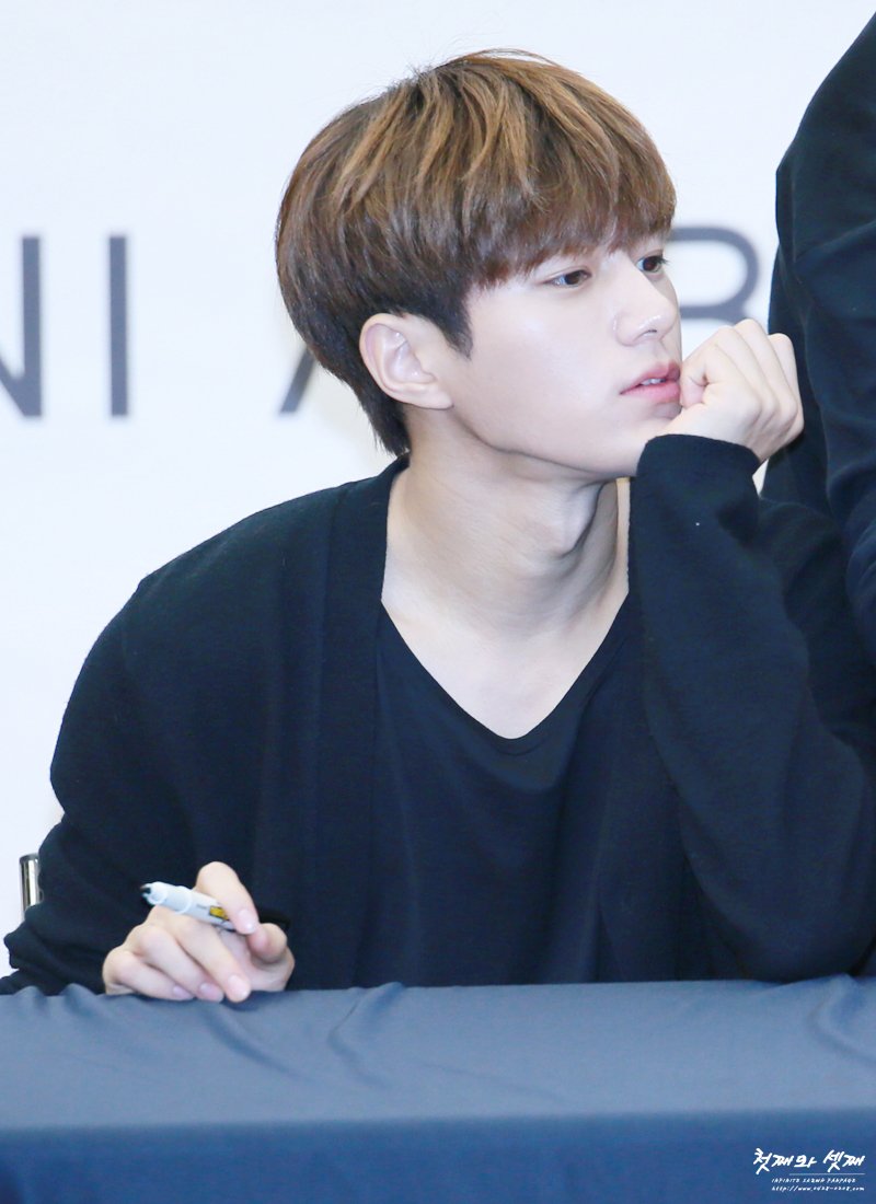 uri_infinitee's tweet photo. [PIC] 161009 Fansign COEX - Kim Myungsoo
Cr. Logo https://t.co/otqx7iJ20u