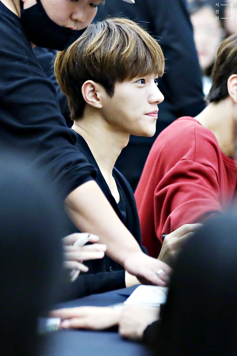 uri_infinitee's tweet photo. [PIC] 161009 Fansign COEX - Kim Myungsoo
Cr. Logo https://t.co/otqx7iJ20u
