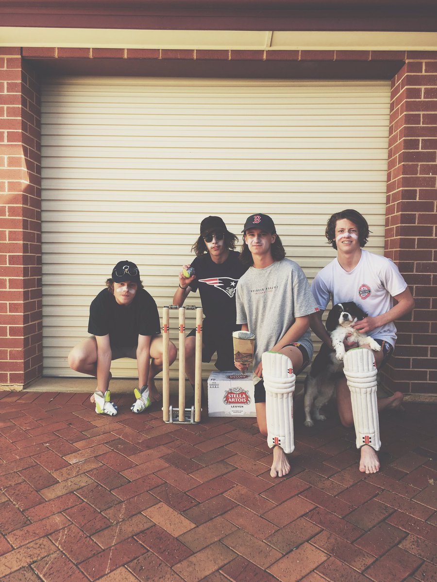 Flog26907799's tweet photo. just some boys hitting 6es and bowling right arm medium pace https://t.co/4DOcPEq5Z6
